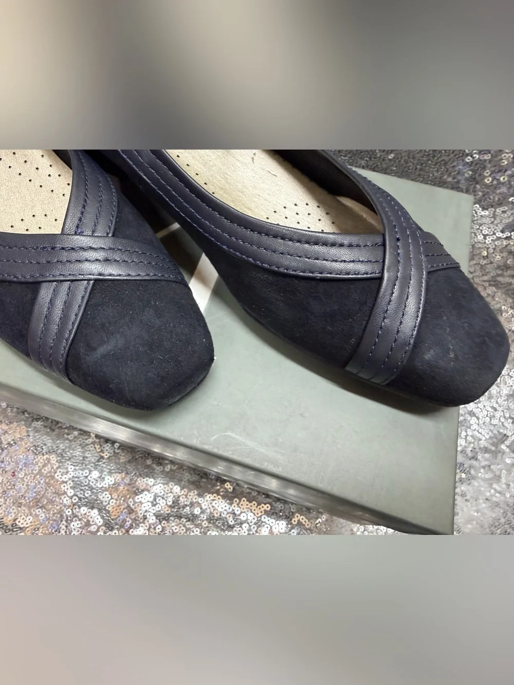 Women’s Black Suede Low Heel, size 6N, NWT